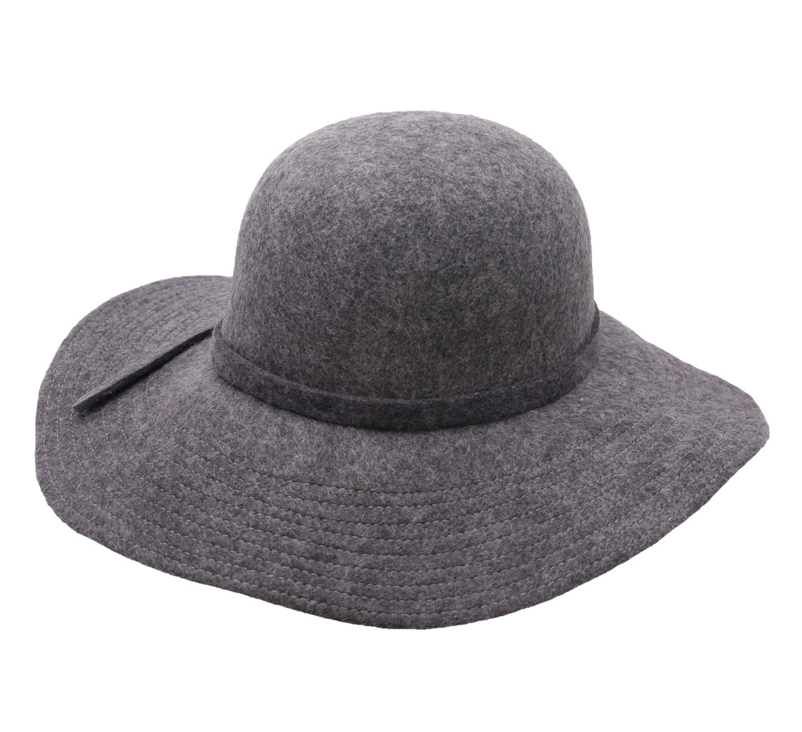 Chapeau Cree En Italie Et Marque Du Meme Nom